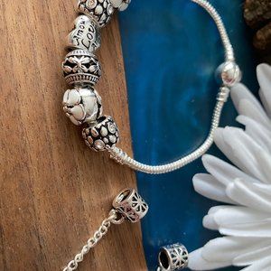 Two not authentic bracelets, for beginners :-)
